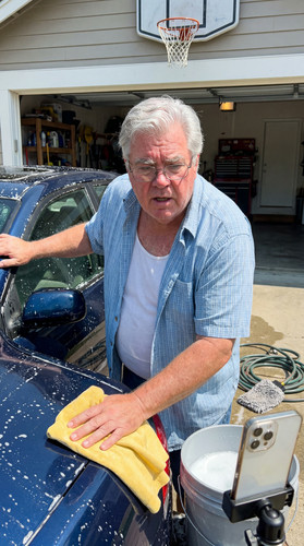 dd05 white carwash driveway up.jpg