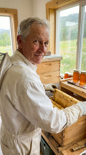 rg39 ut beekeeper up.jpg