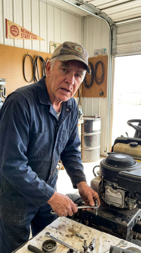 382 w dwayne engine up.jpg