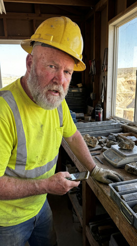 18 nv gold mine up.jpg