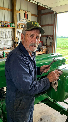 252 w antique tractor up.jpg