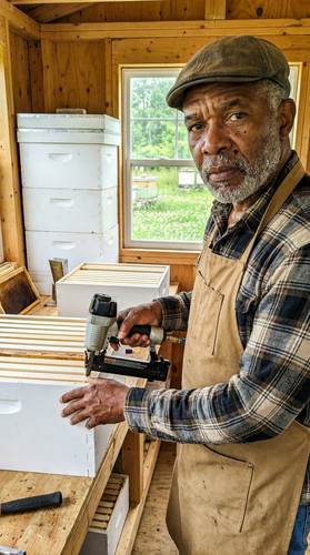 085 b hive box up.jpg