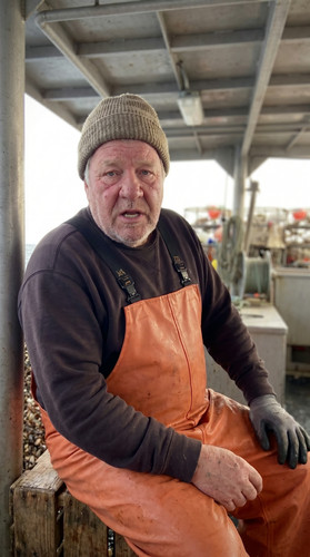 kie states jun3 d bright u013 ak crab boat up.jpg