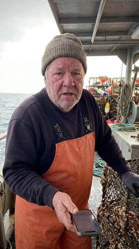 u013 ak crab boat up.jpg