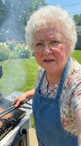 037 bonnie patio bbq up.jpg