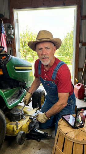 r19 garden tractor barn up.jpg