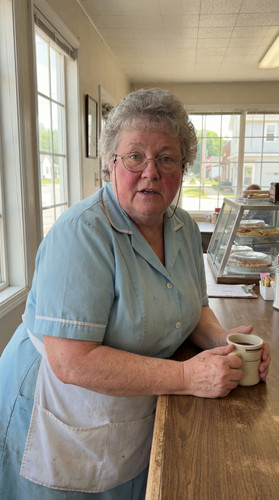 18 diner woman heavy w up.jpg