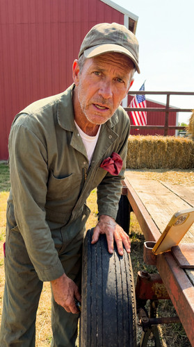h40 hay wagon hub up.jpg