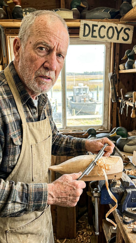 n050 w decoy carver up.jpg
