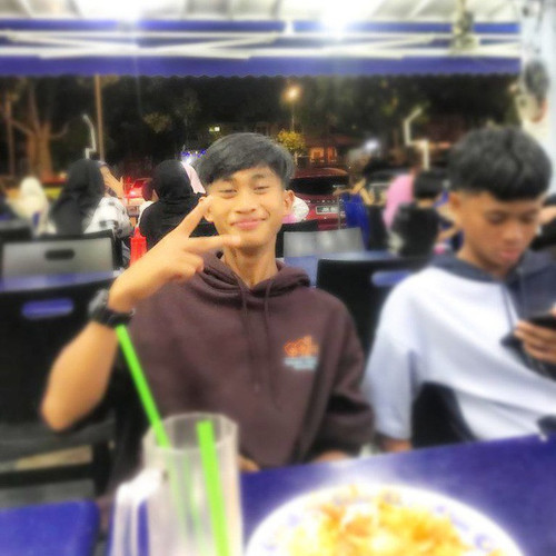 Zahin gacur.jpg