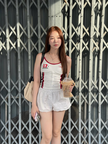khaimook.bnk48official f8f7c2ee71ed4c5ba1cf0bccb249fce3.jpg