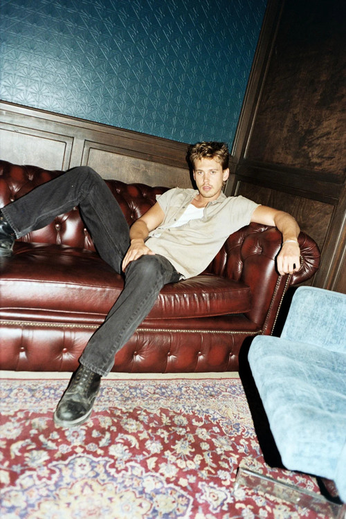 austin butler photographed by adali schell for the new york v0 18xlwg9z2k7d1.jpg