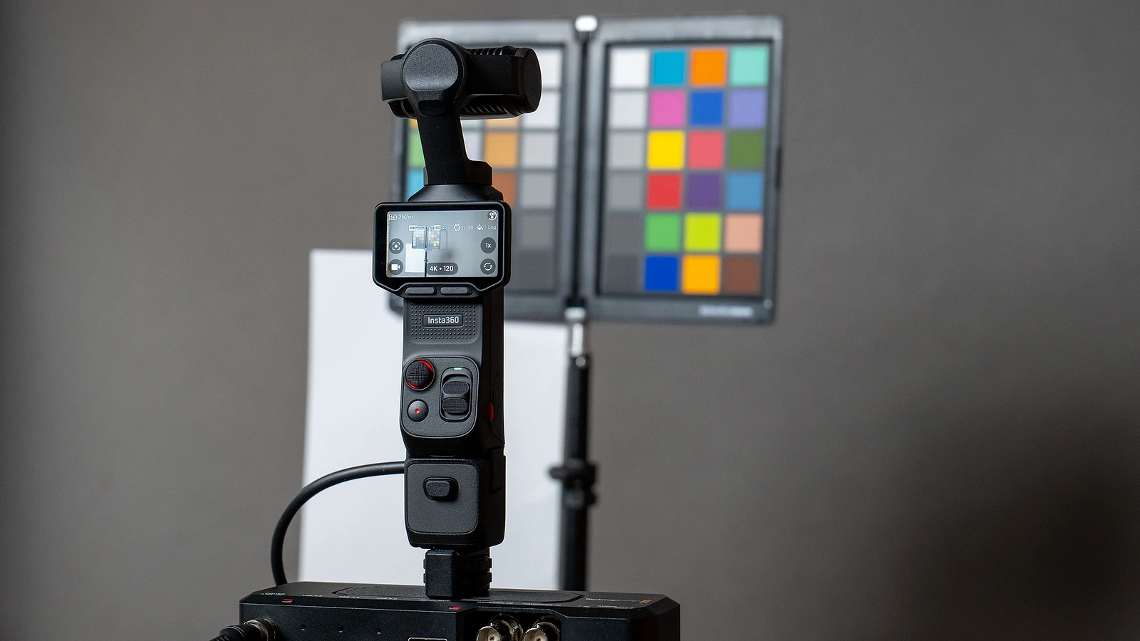 DJI Osmo Pocket 4 Pro vs Insta360 Luna Ultra: Ai thắng về chất lượng ảnh? - Hình 10
