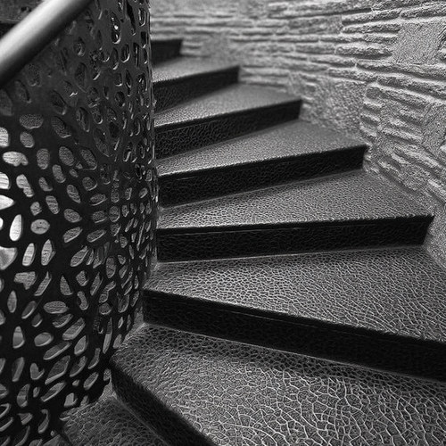 deb black and white spiraling pattern no people low light lik f14e0748 40b5 4b0d bb19 da9bc36a365f 3.png