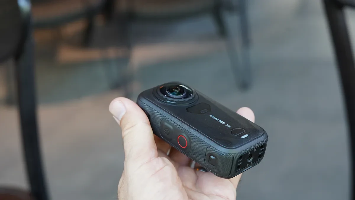 Insta360 X6