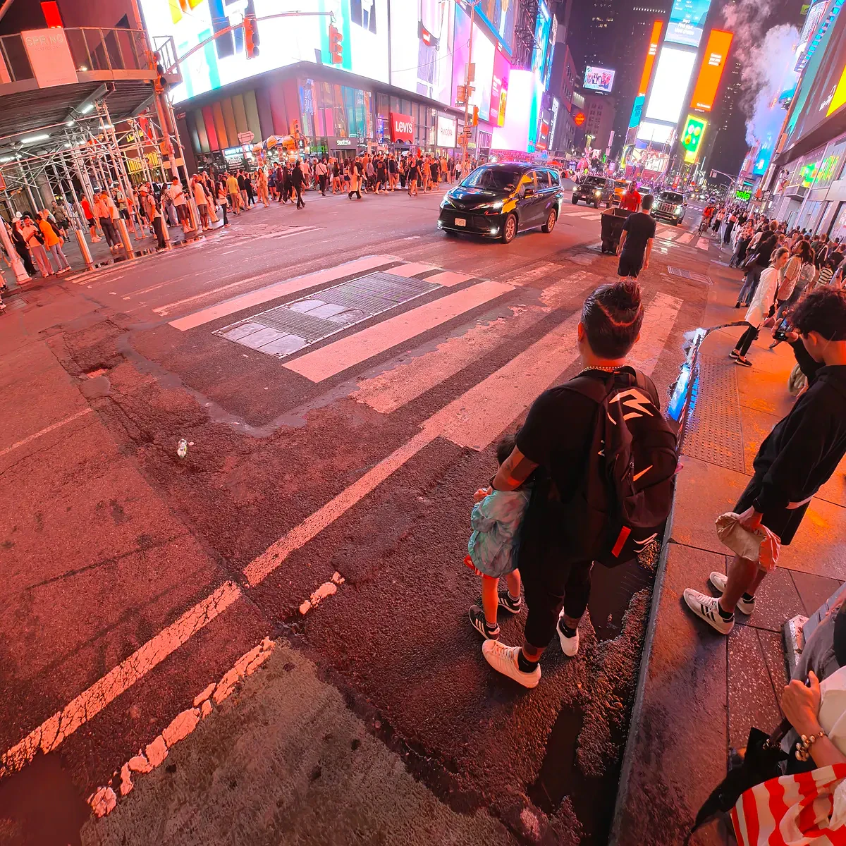 Times Square Insta360 X6