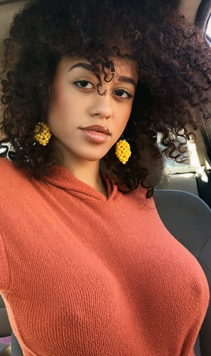 1121255638530079778 Stormi Maya is a professional actress based in Nyc. She started her career by pe.jpg