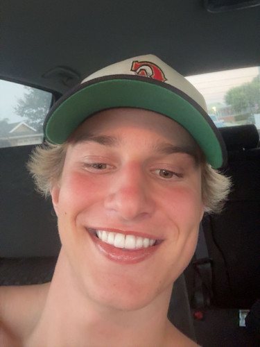 hot gavin319.jpg