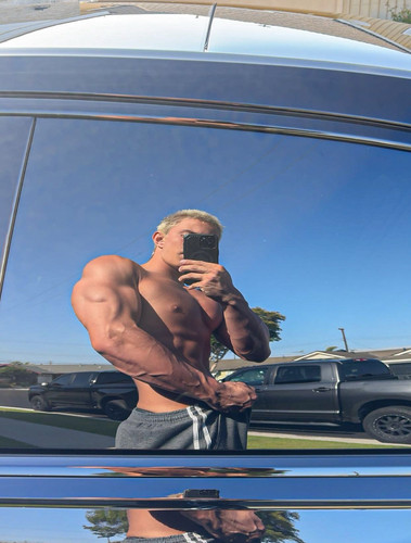 hot gavin322.jpg