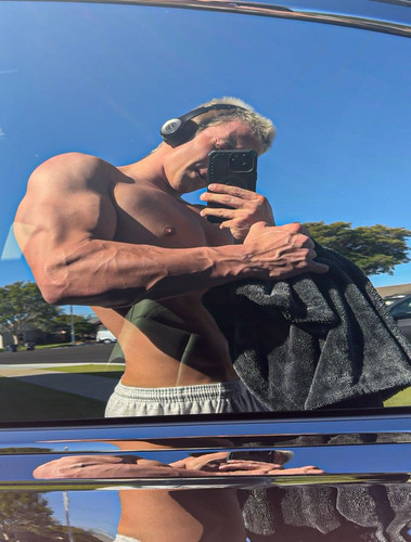 hot gavin358.jpg