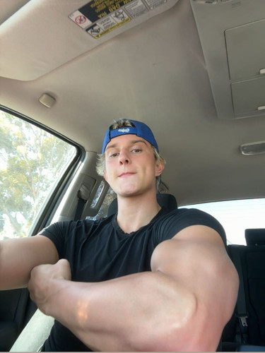 hot gavin198.jpg