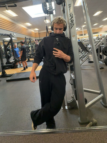hot gavin200.jpg