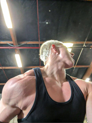 hot gavin170.jpg