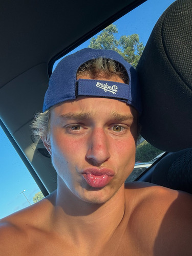 hot gavin151.jpg