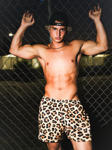 hot gavin440.jpg
