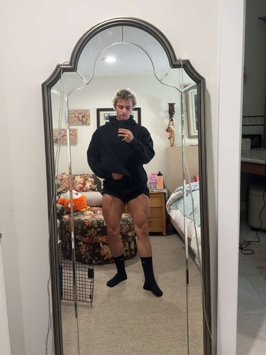 hot gavin433.jpg