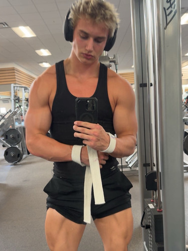 hot gavin406.jpg