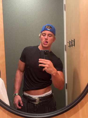 hot gavin178.jpg