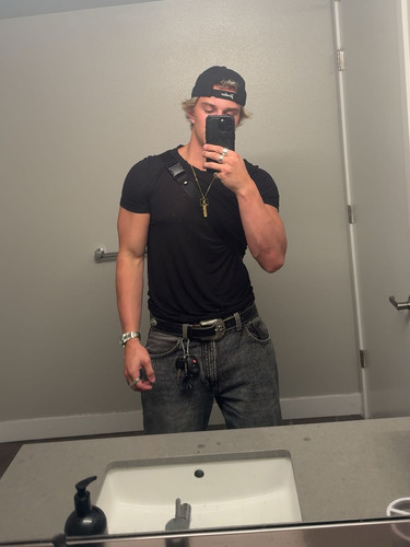 hot gavin461.jpg