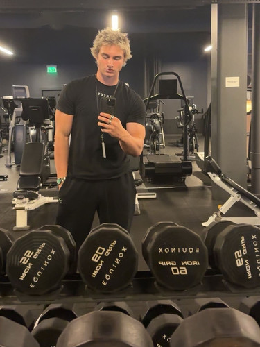 hot gavin481.jpg