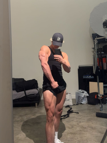 hot gavin489.jpg