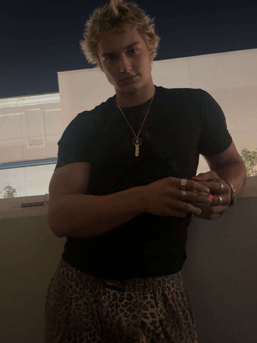 hot gavin515.jpg