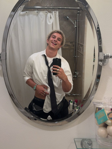 hot gavin235.jpg