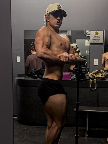 hot gavin261.jpg