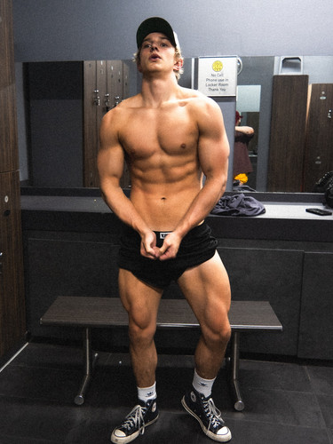 hot gavin284.jpg