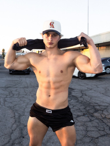 hot gavin259.jpg
