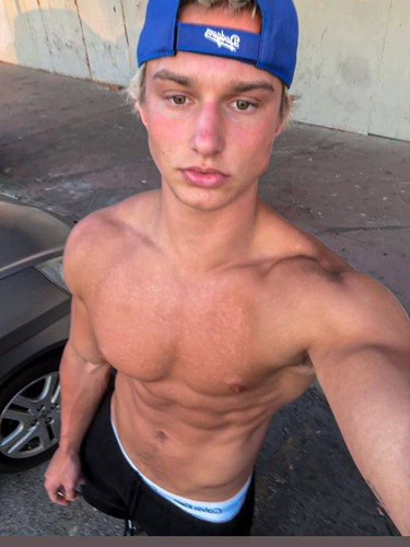 hot gavin267.jpg