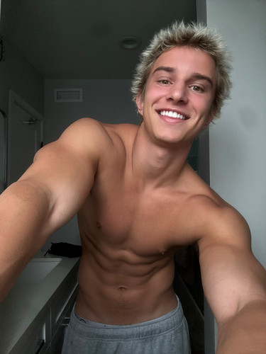 hot gavin280.jpg