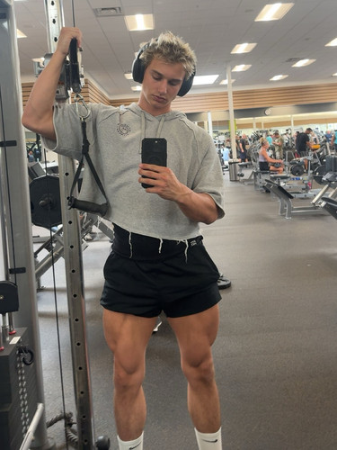 hot gavin590.jpg