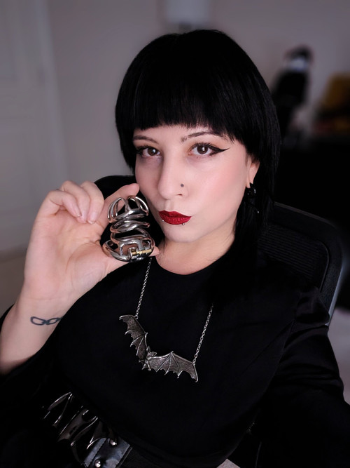 Taylor hearts latex blackmailqueen lock up slave benjaminfiegl in permanently pierced chastity cage!.jpg