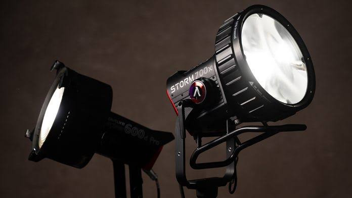 Aputure STORM 700x với đầy đủ phụ kiện, sẵn sàng cho mọi dự án quay phim chuyên nghiệp