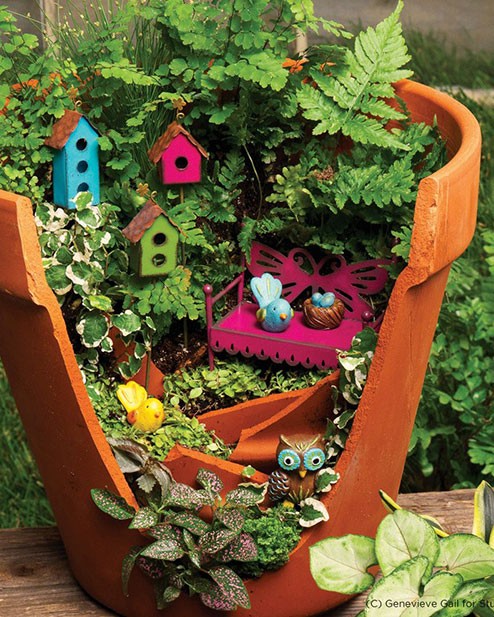 broken pot fairy garden 23.jpg