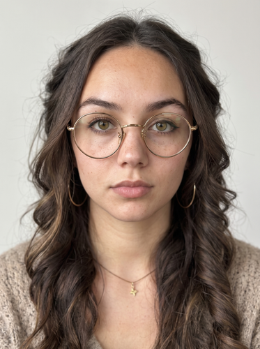 07 Rachel portrait neutral.png