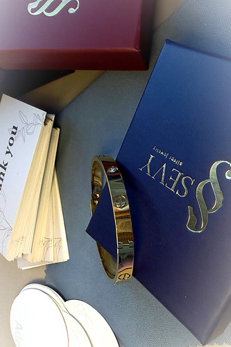 altin vidali bangle 01.jpg