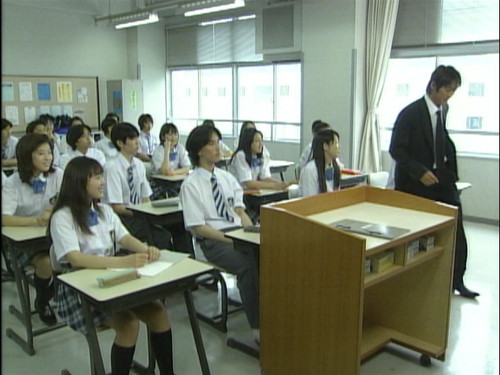 GTO.Great.Teacher.Onizuka.S01E01.Episode.1.1080p.NF.WEB DL.AAC.2.0.H.264 CHDWEB.mkv snapshot 24.45.4.jpg