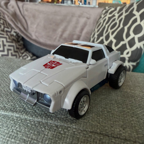 Transformers Age Of The Primes Deluxe Tailgate In Hand Images 09.jpg
